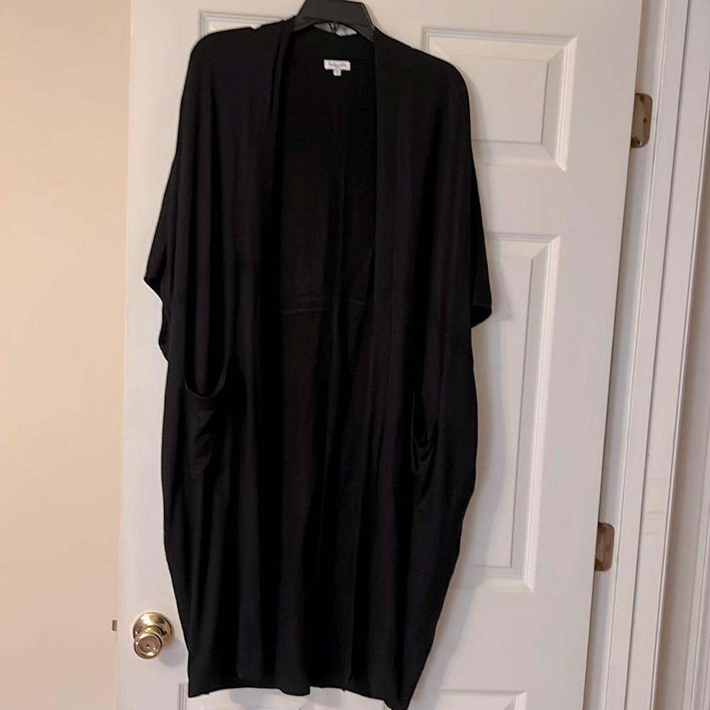 Splendid comfy long short sleeve cardigan. XS/S. Has pockets